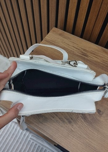 Beyaz Tokalı Beyaz Deri Kadın Çanta - Görsel 3