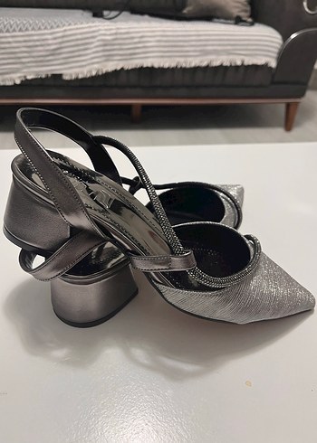 Gri Yılan Desenli Metal Stiletto Topuklu Ayakkabı - Görsel 3