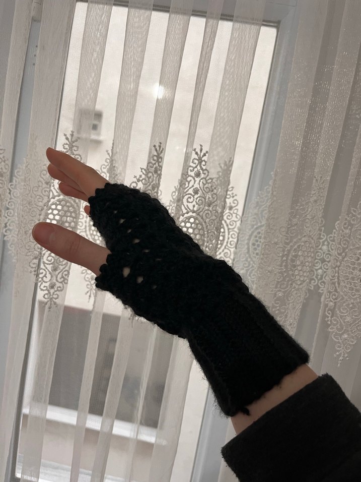 Siyah Örgü Kadın Eldiveni - Görsel 4