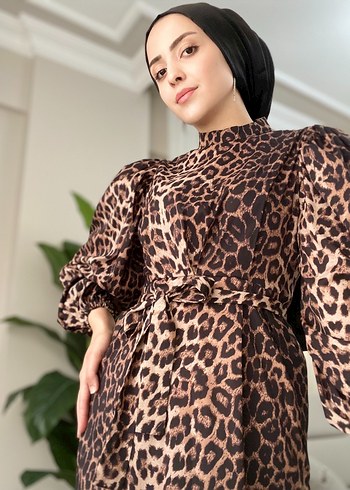 Leopar Desenli Uzun Kol Detaylı Elbise
