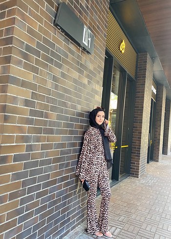 m Beden Leopar Desenli Uzun Kollu Kadın Takım