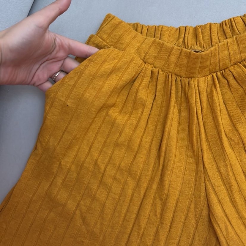 Sarı Pilili Rahat Kesim Hamile Şortu - Görsel 3