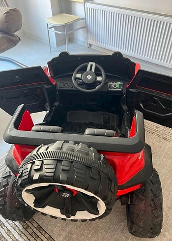 Diğer Kırmızı Akülü Çocuk Arabası Jeep