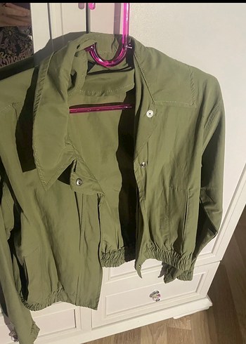 Yeşil Parlak Düğmeli Kadın Ceket - Görsel 3
