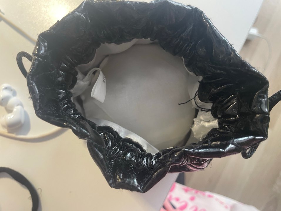 GUESS Siyah Deri Gotik Bel Çantası - Görsel 5