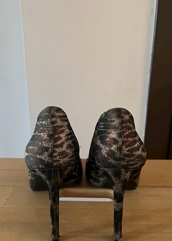 Nine West Altın Leopar Desenli Stiletto 39 numara - Görsel 3