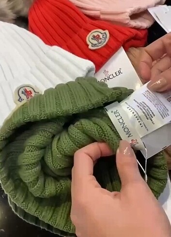  Beden Moncler bere