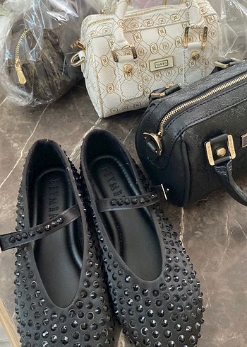 Siyah Taş İşlemeli Tokalı Stiletto Babet