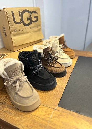 UGG Tüylü Kahverengi Dolgu Topuklu Süet Bot - Görsel 5