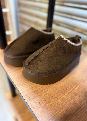 Kahverengi Zincir Detaylı Kadın Dolgu Topuk Terlik - Görsel 2