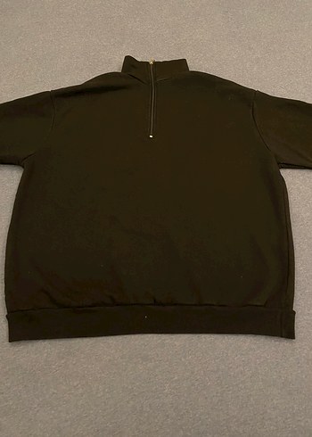 Kadın siyah beyaz çizgili  ,yakası fermuarlı kazak - Görsel 5