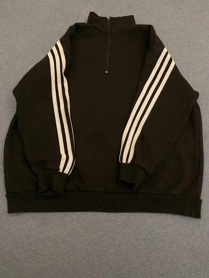 Kadın siyah beyaz çizgili  ,yakası fermuarlı kazak - Görsel 4