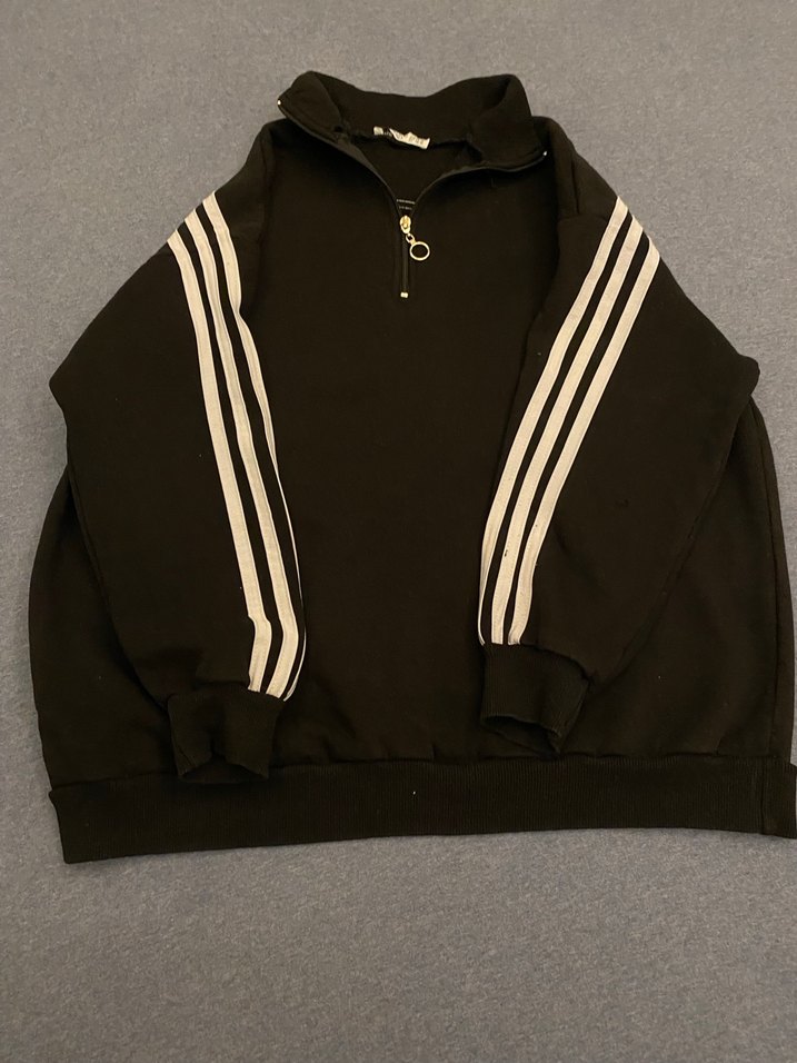 Kadın siyah beyaz çizgili  ,yakası fermuarlı kazak - Görsel 3