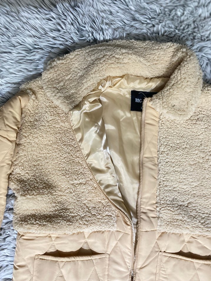 Bej Peluş Detaylı Kadın Mont - Görsel 2