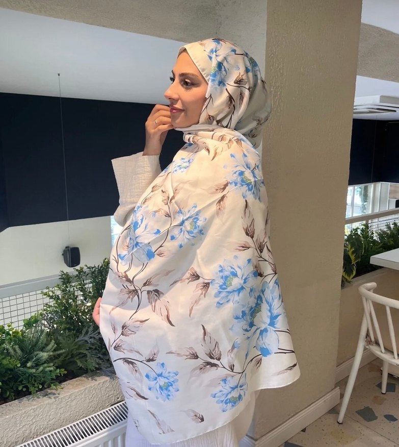 Bohem Tarzı Beyaz Kadın Şal - Görsel 3