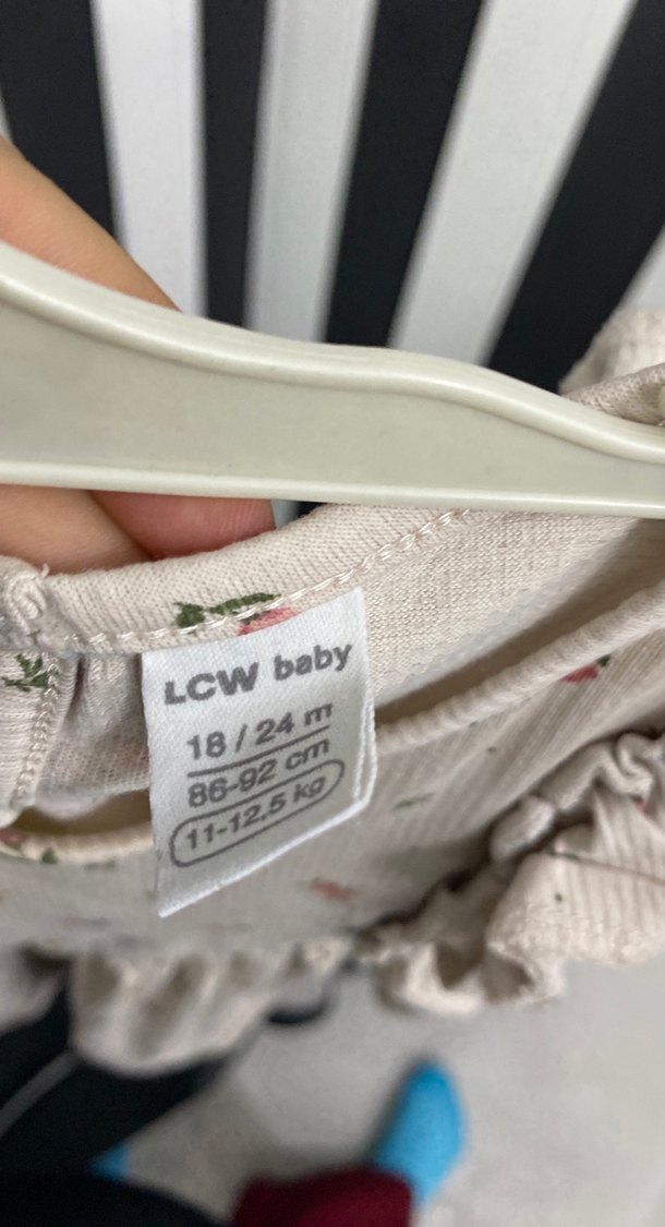 Kız Çocuk Pembe Desenli Fırfırlı Elbise - Görsel 3