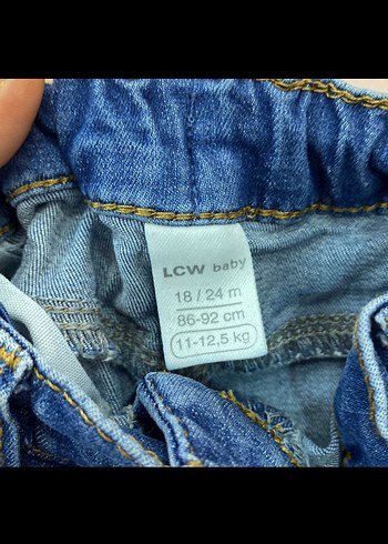 Nakışlı, düğmeli dar kesim kız kot pantolon - Görsel 2