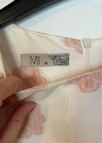 Beyaz çiçekli elbise - Görsel 3