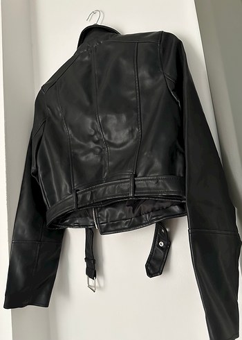 Pull and Bear Kadın Siyah Deri Kemerli Biker Ceket