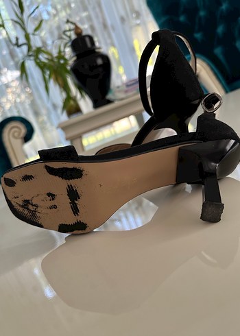 Bambi Siyah Yılan Desenli Topuklu Kadın Ayakkabı