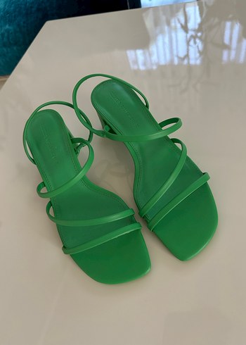 Yeşil İnce Topuklu Minimalist Kadın Sandalet