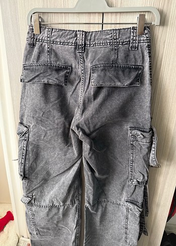Bershka Gri Batik Desenli Kemerli Kadın Denim Pantolon