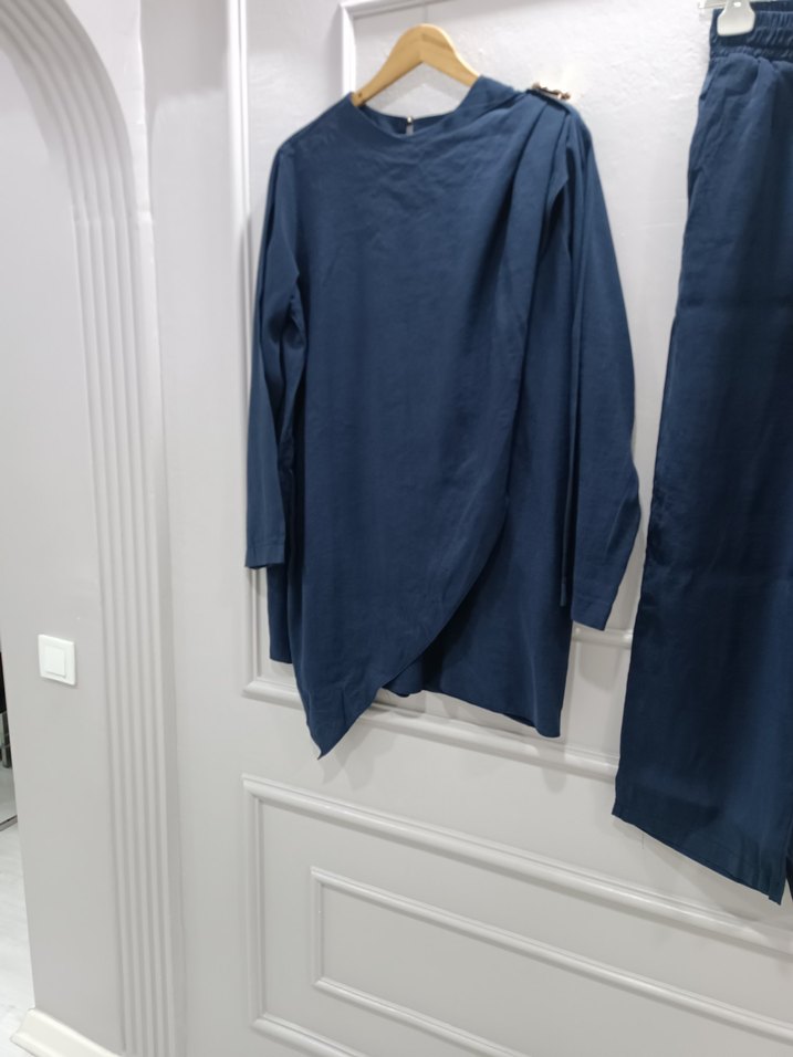 Lacivert Uzun Kollu Yaka Detaylı Bluz ve Pantolonu - Görsel 5