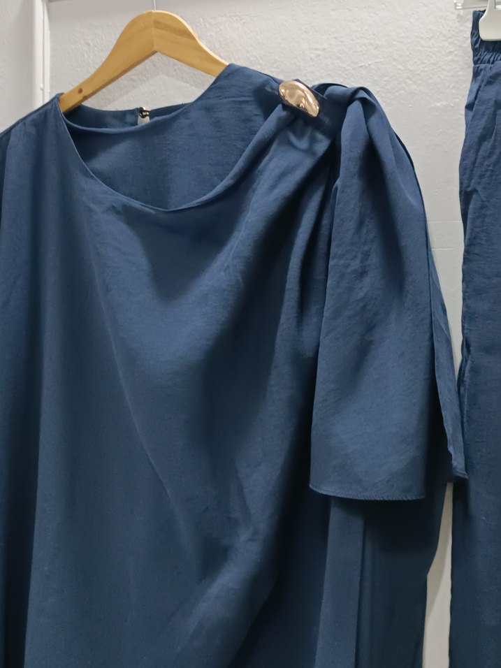 Lacivert Uzun Kollu Yaka Detaylı Bluz ve Pantolonu - Görsel 2