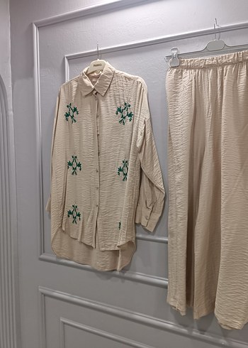 Nakış Detaylı Bej Kadın Takım - Görsel 2