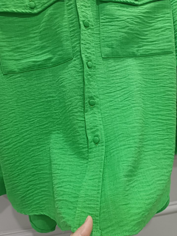 Düğmeli Yeşil Uzun Kollu Keten Gömlek - Görsel 2