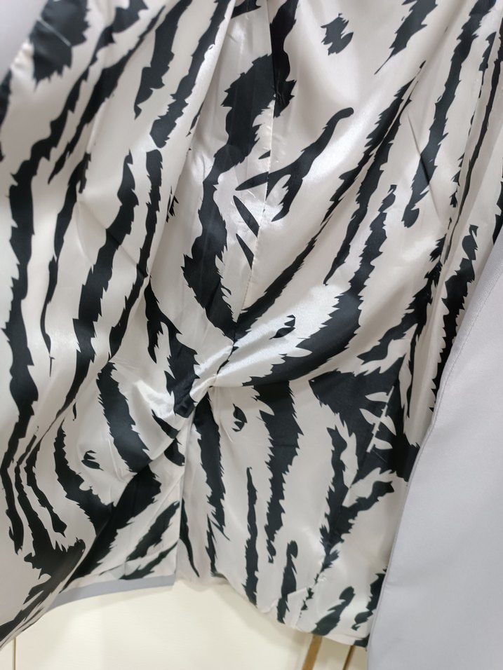 Gri Zebra Desenli Kadın Blazer - Görsel 5