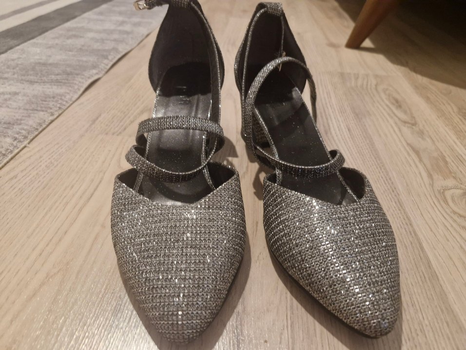 Gri Yılan Desenli Topuklu Kadın Ayakkabı - Görsel 2