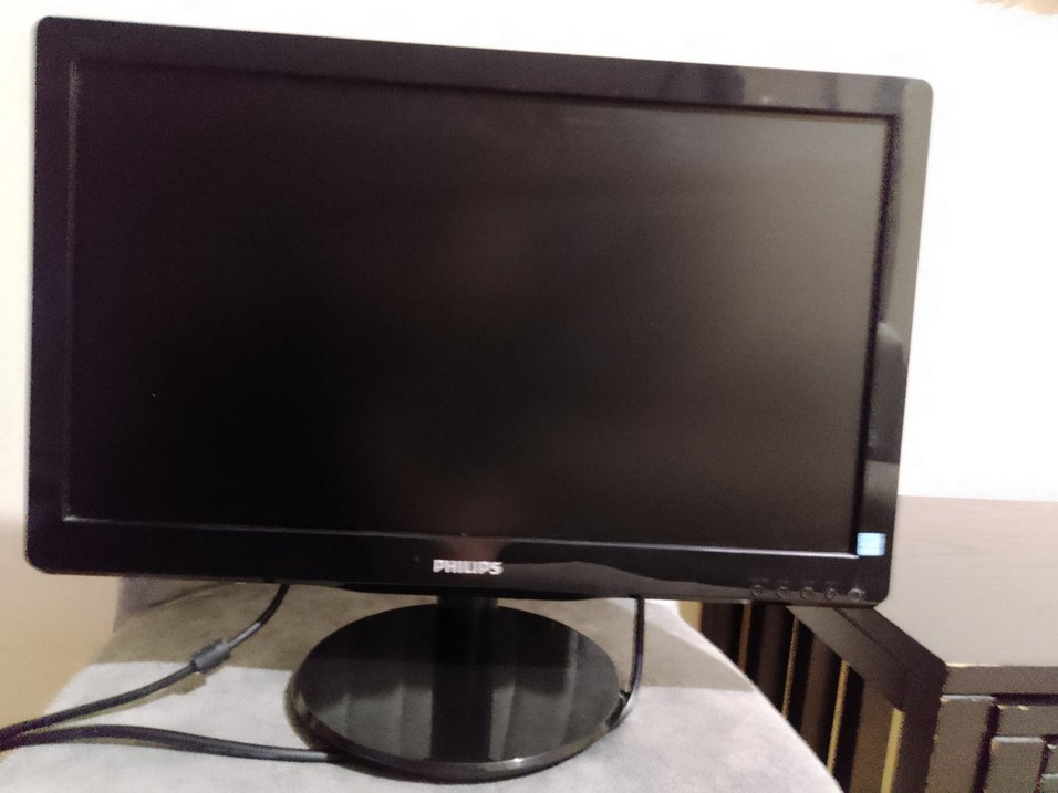 Mor Philips Monitör - Görsel 2