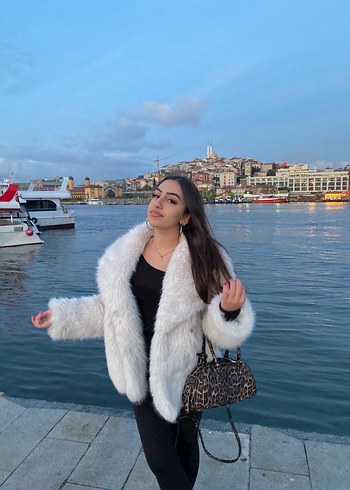 Stradivarius Stradivarius Beyaz Kadın Kısa Suni Kürk Ceket