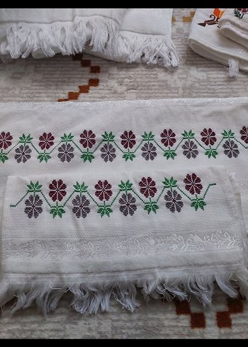 Nakışlı Beyaz Havlu etamin işleme