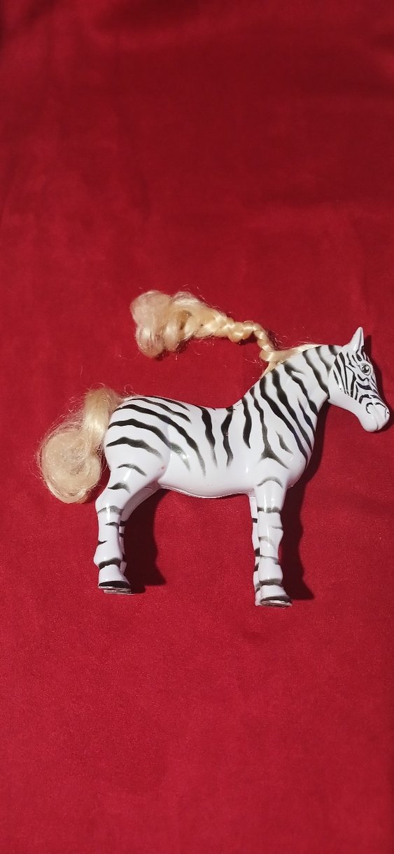 Gri Kıyafetli Küçük Porselen Bebek - Görsel 5