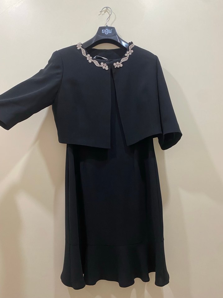 Zincir Detaylı Siyah kısa abiye - Görsel 3