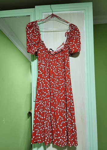 Kırmızı Çiçek Desenli Midi Rahat Elbise - Görsel 2