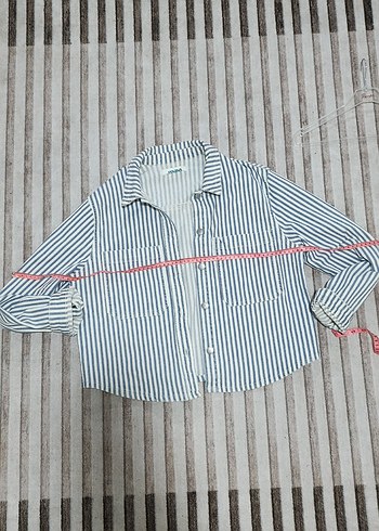 Düğmeli Çizgili Gri Beyaz Denim Gömlek - Görsel 2