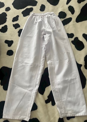 Diğer Beyaz Taekwondo Kıyafeti ve Sarı Kuşak