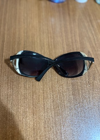 Diğer Klasik Siyah Tokalı Kadın Güneş Gözlüğü
