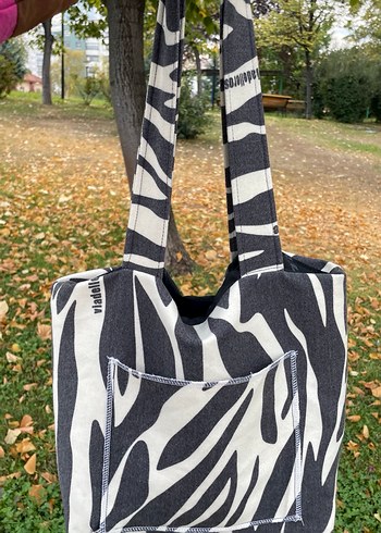 Gri Zebra Desenli Kadın Çanta