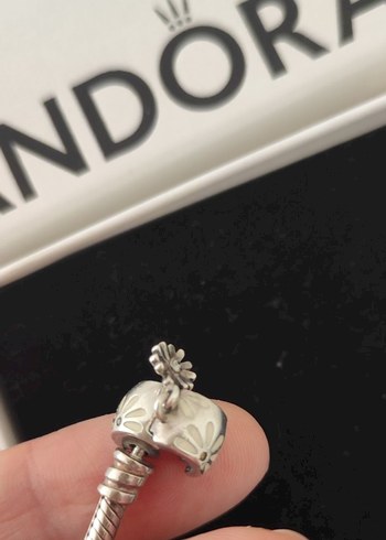 Beden Pandora Charmlı Papatya Bileklik