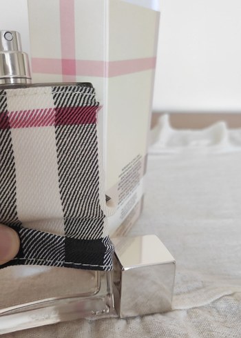  Beden Renk Burberry London Kadın Parfümü 100 ml