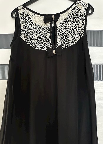 Topshop Boncuk İşlemeli Siyah Kolsuz Gotik Bluz