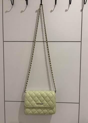 Bershka deri Zincir Detaylı Kadın Çanta