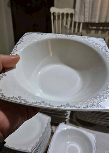  Beden Karaca 62 Parça Porselen Yemek Takımı