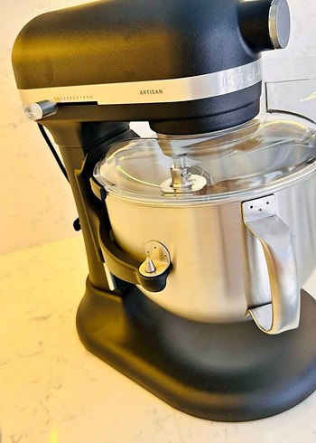 Diğer KitchenAid Artisan Siyah Mutfak Mikseri