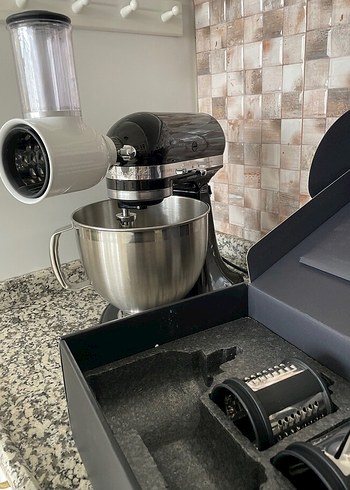  Beden Renk KitchenAid Artisan Siyah Mutfak Şefi