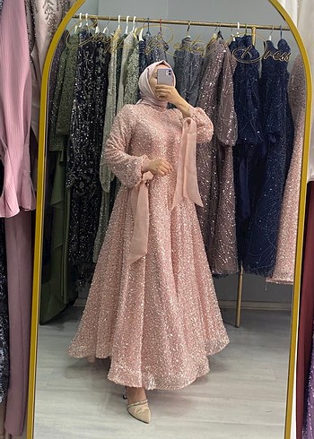 Pembe İşlemeli Uzun Kollu Abiye Elbise